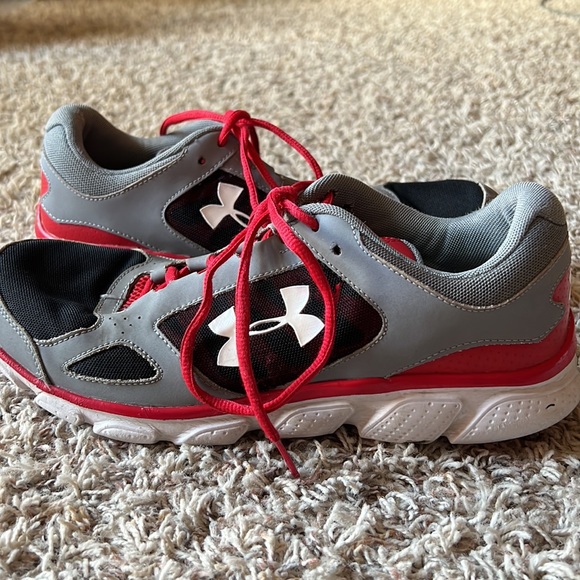 Men’s Under Armour BlAck Red Grey Lace Up Training Running Athletic Shoes Size 9 - Picture 2 of 7
